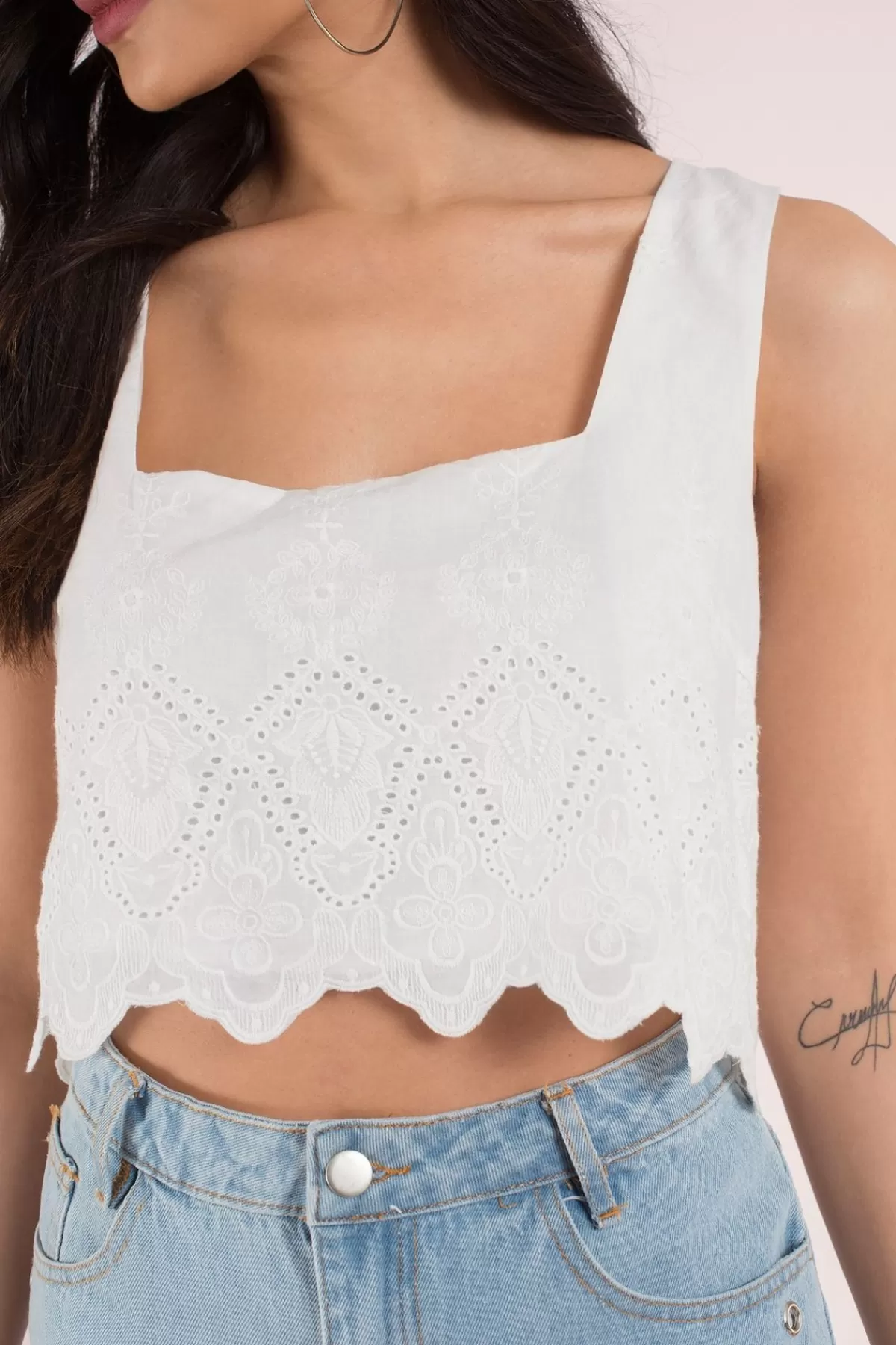 Tobi Larrisa Crop Top - White* Crop Tops | Concert Outfits