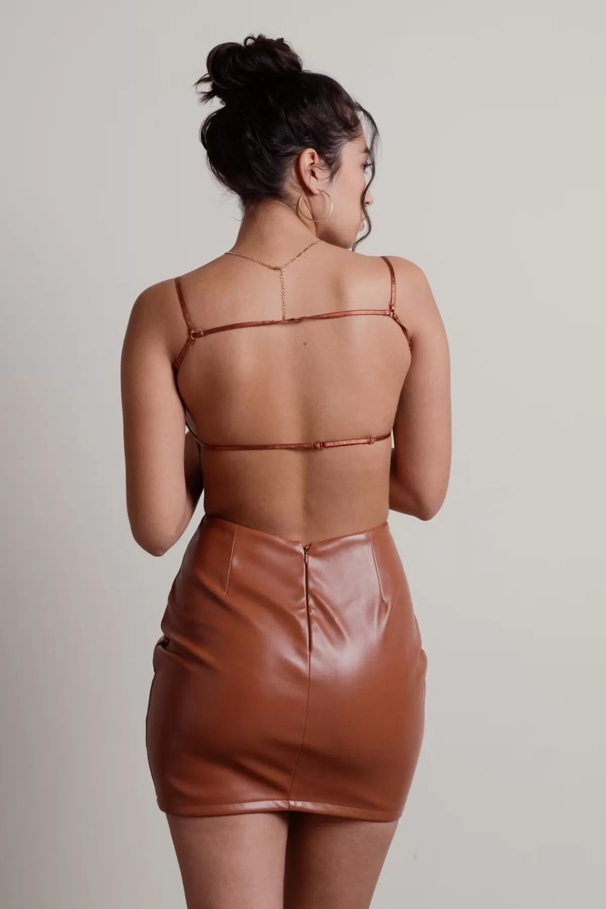 Tobi Ronesha Backless Open Back Mini Dress - Brown* Graduation Outfits | Party Dresses