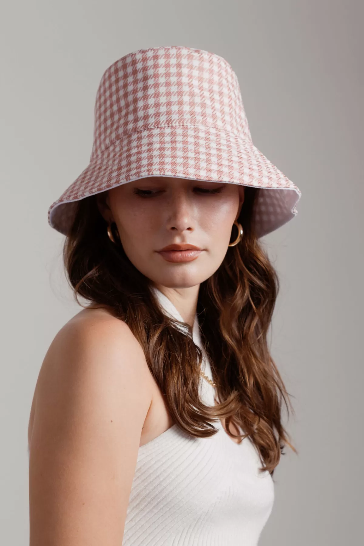 Tobi Sunny Daze Checkered Bucket Hat - * Beach Vacation Outfits | Airport & Travel Outfits